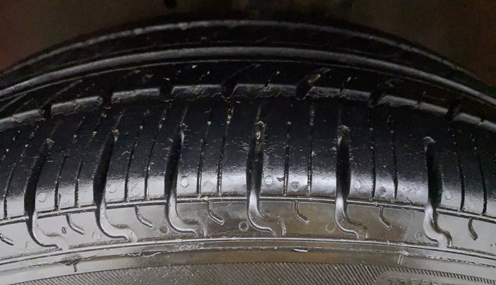 2015 Maruti Celerio ZXI AMT, Petrol, Automatic, 61,037 km, Right Front Tyre Tread