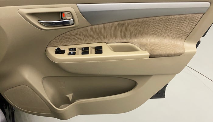 2014 Maruti Ertiga VXI CNG, CNG, Manual, 56,575 km, Driver Side Door Panels Control