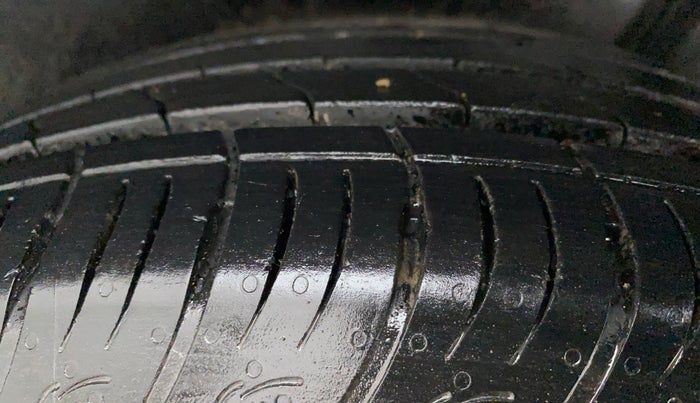 2022 Maruti BREZZA ZXI SMART HYBRID , Petrol, Manual, 10,376 km, Left Rear Tyre Tread
