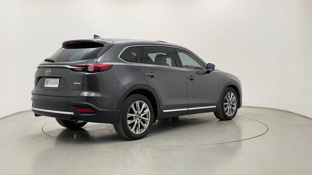 Right Back Diagonal (45- Degree) View