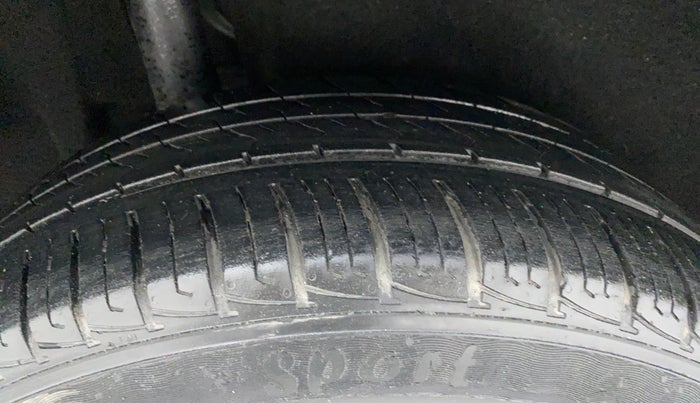 2017 Maruti Vitara Brezza VDI OPT, Diesel, Manual, 28,585 km, Right Rear Tyre Tread
