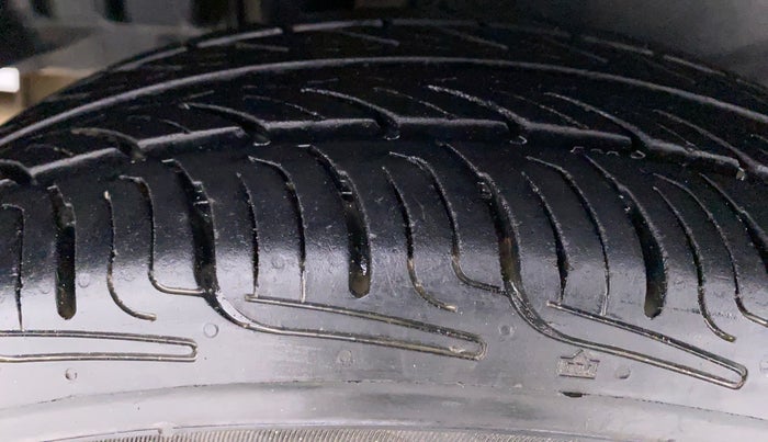 2013 Maruti Swift Dzire VDI BS IV, Diesel, Manual, 47,542 km, Right Rear Tyre Tread