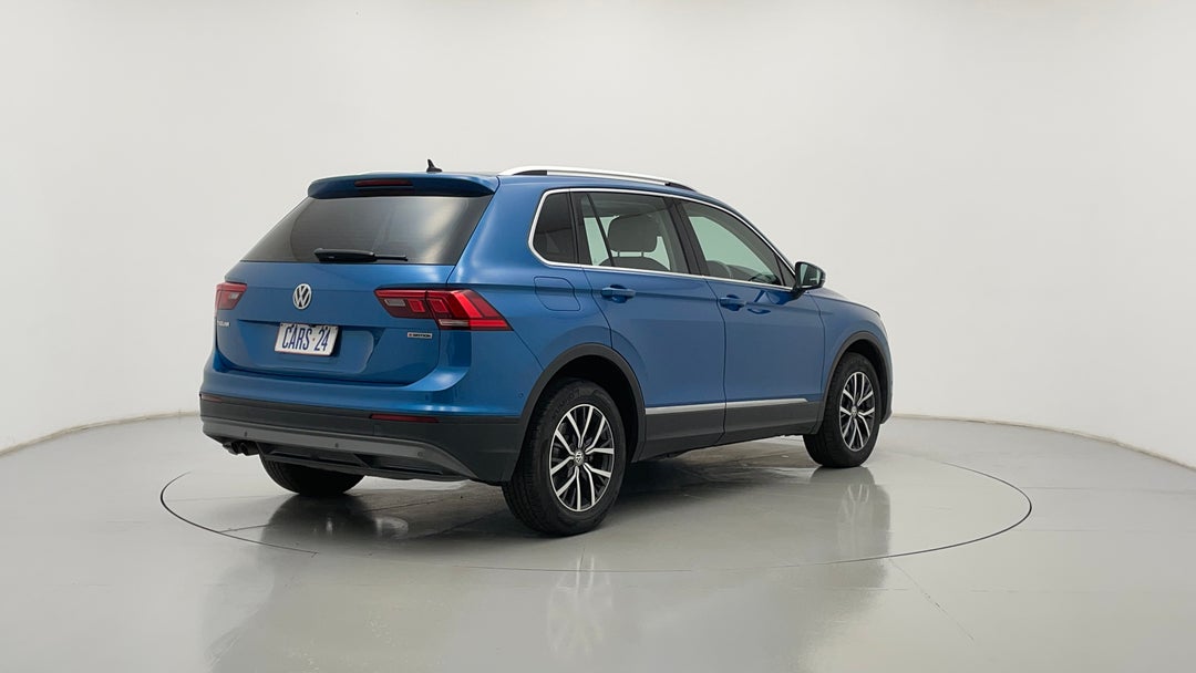 Right Back Diagonal (45- Degree) View