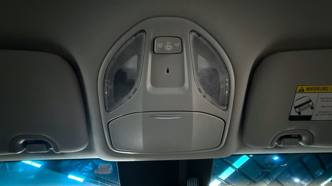 On-Roof Controls/Sunglass holder