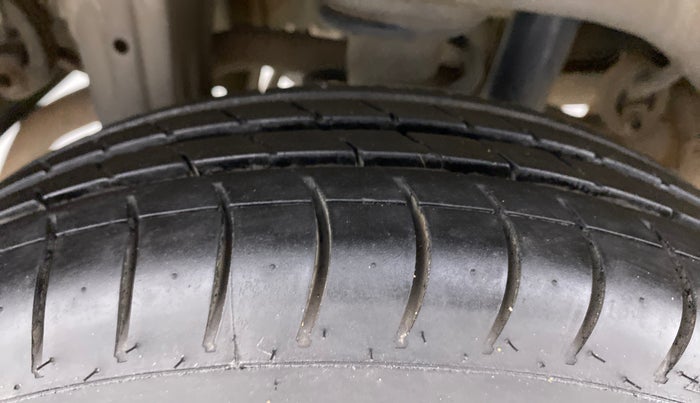2015 Maruti Alto 800 LXI, Petrol, Manual, 73,944 km, Right Rear Tyre Tread