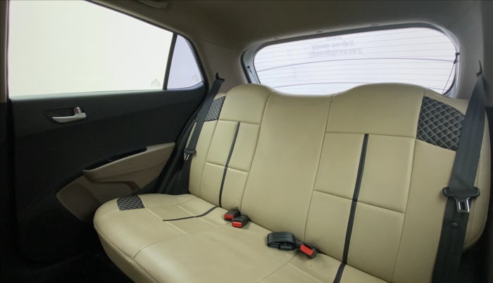2017 Hyundai Grand i10 SPORTZ 1.2 KAPPA VTVT, Petrol, Manual, 23,290 km, Right Side Rear Door Cabin