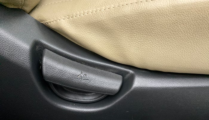 2017 Hyundai Grand i10 SPORTZ 1.2 KAPPA VTVT, Petrol, Manual, 23,290 km, Driver Side Adjustment Panel