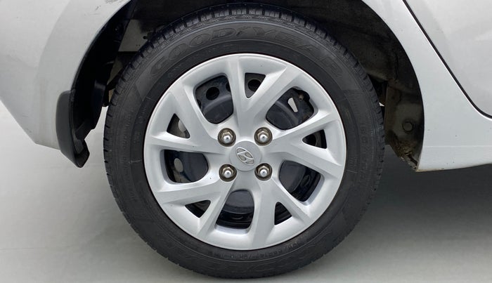 2017 Hyundai Grand i10 SPORTZ 1.2 KAPPA VTVT, Petrol, Manual, 23,290 km, Right Rear Wheel
