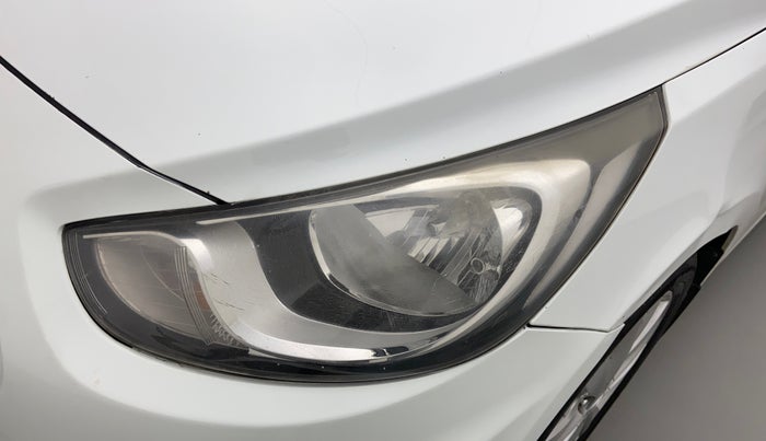 2011 Hyundai Verna FLUIDIC 1.6 CRDI SX, Diesel, Manual, 1,09,704 km, Left headlight - Faded