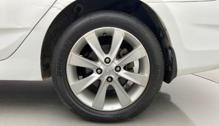 2011 Hyundai Verna FLUIDIC 1.6 CRDI SX, Diesel, Manual, 1,09,704 km, Left Rear Wheel