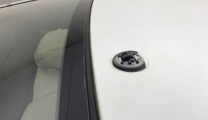 2011 Hyundai Verna FLUIDIC 1.6 CRDI SX, Diesel, Manual, 1,09,704 km, Roof - Antenna not present