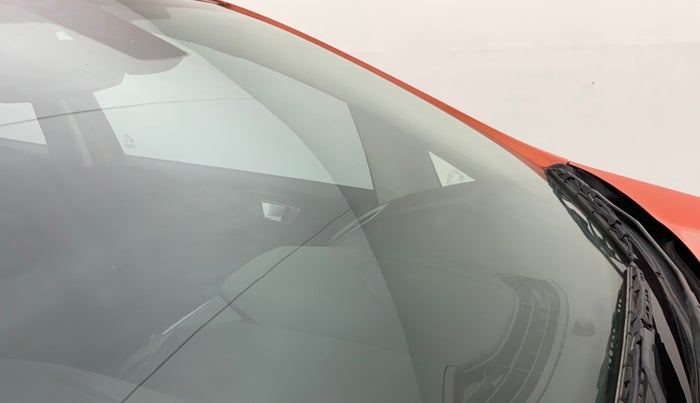 2015 Ford Ecosport TITANIUM 1.5L DIESEL (OPT), Diesel, Manual, 72,982 km, Front windshield - Minor spot on windshield