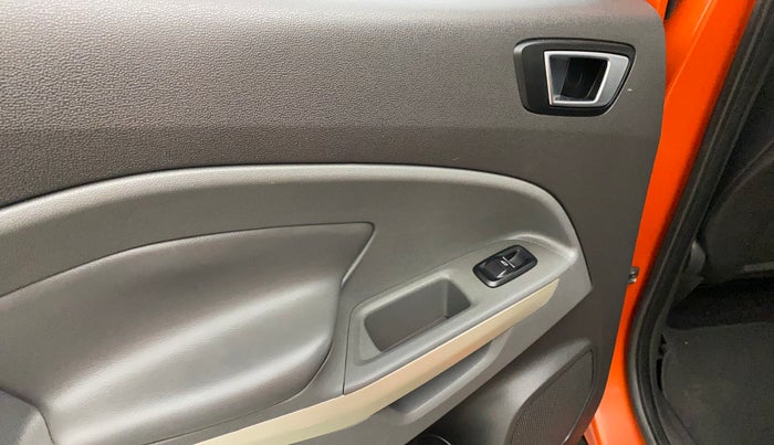 2015 Ford Ecosport TITANIUM 1.5L DIESEL (OPT), Diesel, Manual, 72,982 km, Left front window switch / handle - Switch/handle not functional