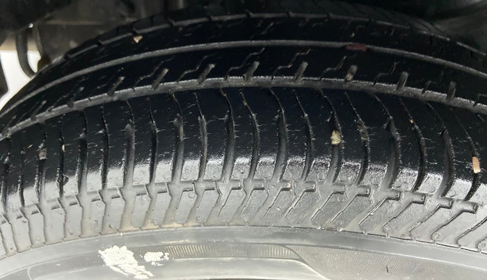 2017 Maruti Swift Dzire LDI BS IV, Diesel, Manual, 52,087 km, Right Rear Tyre Tread