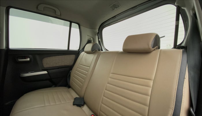 2016 Maruti Wagon R 1.0 VXI OPT, Petrol, Manual, 60,342 km, Right Side Rear Door Cabin
