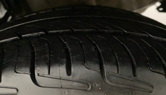 2014 Honda Brio S MT, Petrol, Manual, 92,024 km, Left Rear Tyre Tread