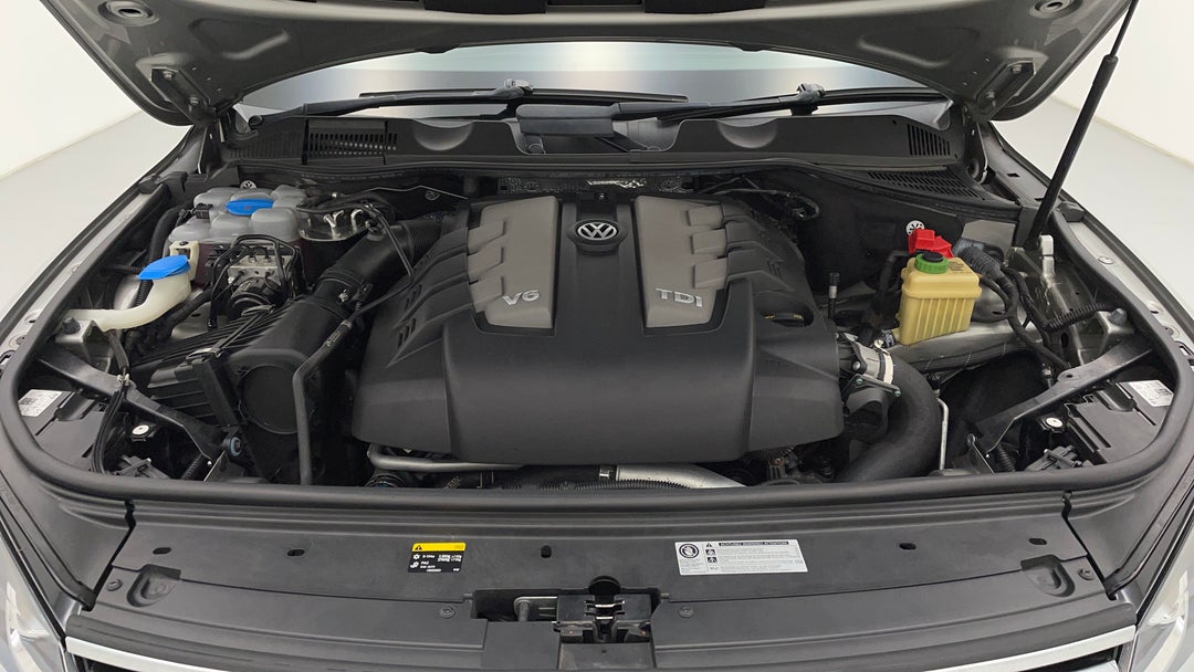 Open Bonnet (Engine)