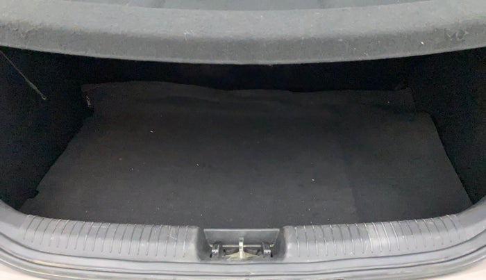2014 Hyundai i20 MAGNA (O) 1.2, Petrol, Manual, 43,873 km, Boot Inside