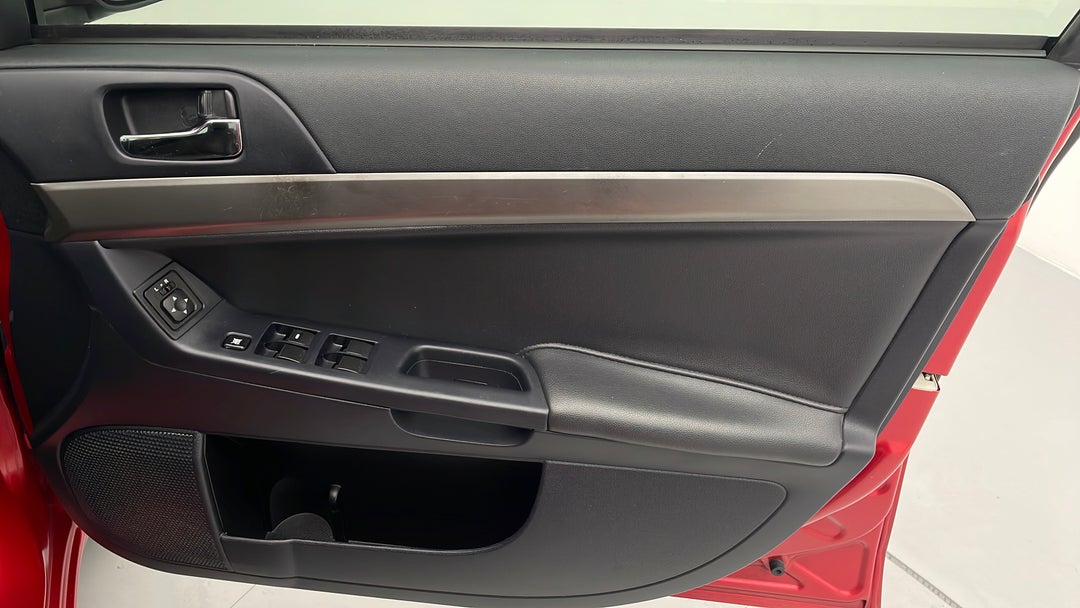 2013 Mitsubishi Lancer Es, Automatic, 133467 km, Speaker View