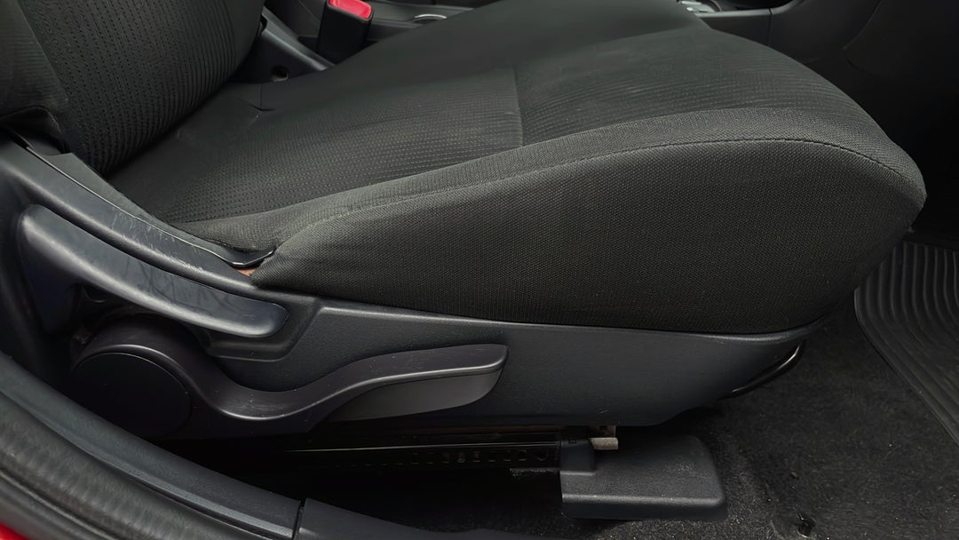 2013 Mitsubishi Lancer Es, Automatic, 133467 km, Drivers Side Adjustment Panel