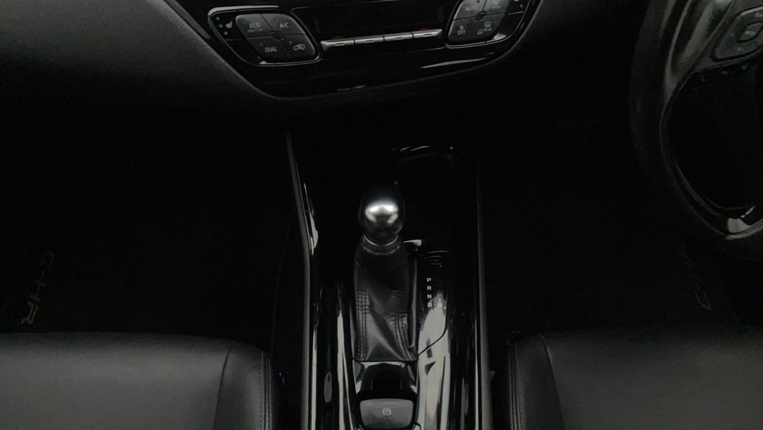 2018 Toyota C-HR Koba (2wd), Automatic, 107138 km, Gear Lever 