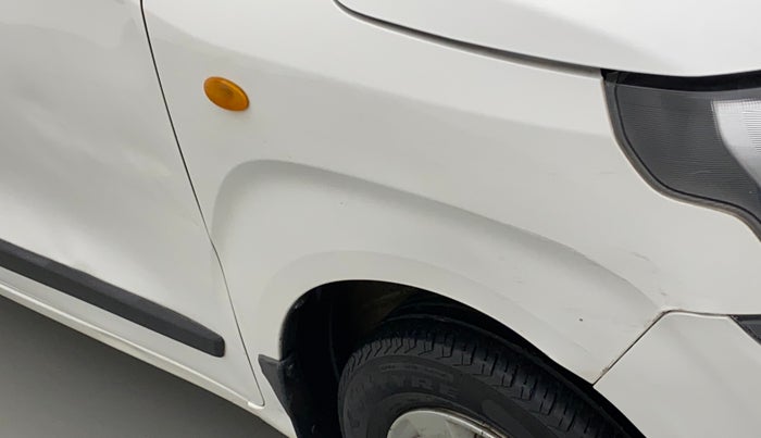 2020 Maruti New Wagon-R LXI CNG 1.0, CNG, Manual, 76,517 km, Right fender - Slightly dented