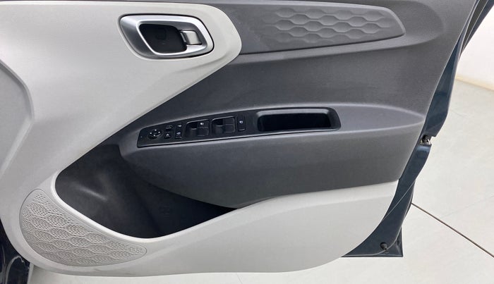 2022 Hyundai GRAND I10 NIOS SPORTZ 1.2 KAPPA VTVT CNG, CNG, Manual, 29,510 km, Driver Side Door Panels Control