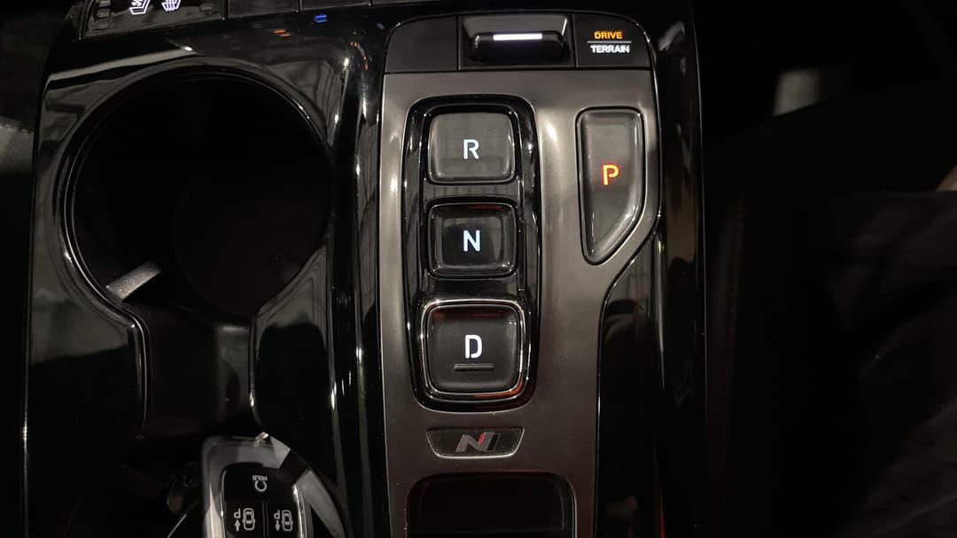 2022 Hyundai Tucson Highlander N Line (AWD), Automatic, 136909 km, Gear Lever 