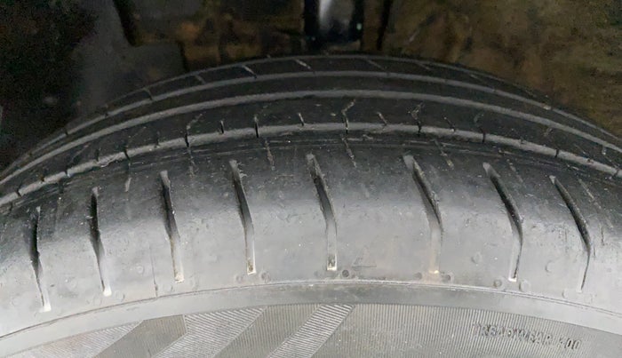 2021 Hyundai VENUE S Plus MT 1.2 Kappa, Petrol, Manual, 29,335 km, Left Front Tyre Tread