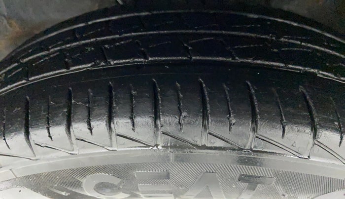 2019 Maruti Alto LXI, Petrol, Manual, 23,339 km, Left Front Tyre Tread