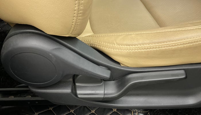 2019 Honda Amaze 1.2L I-VTEC V CVT, Petrol, Automatic, 17,143 km, Driver Side Adjustment Panel