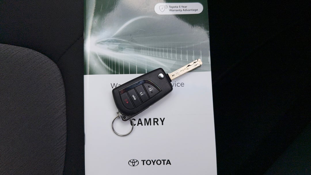 2024 Toyota Camry Ascent, Automatic, 49009 km, Key Close-up