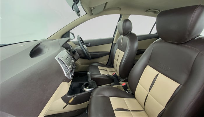 2011 Hyundai i20 MAGNA 1.2 VTVT, Petrol, Manual, 27,449 km, Right Side Front Door Cabin