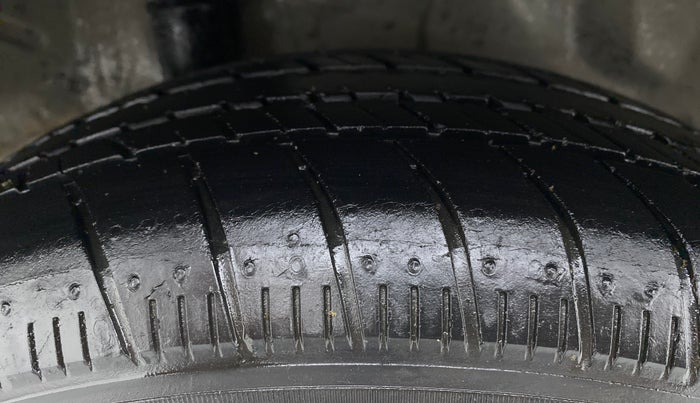2017 Honda Amaze 1.2L I-VTEC S, Petrol, Manual, 51,705 km, Right Rear Tyre Tread