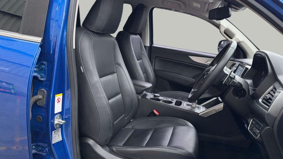 2021 GWM Ute Cannon-l (4x4), Automatic, 94729 km, Right Side Front Door Cabin View