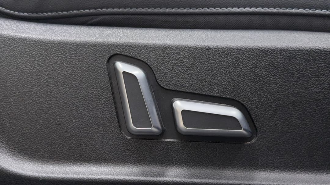2021 GWM Ute Cannon-l (4x4), Automatic, 94729 km, Drivers Side Adjustment Panel