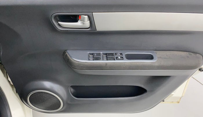 2010 Maruti Swift ZXI, Petrol, Manual, 74,283 km, Driver Side Door Panels Control
