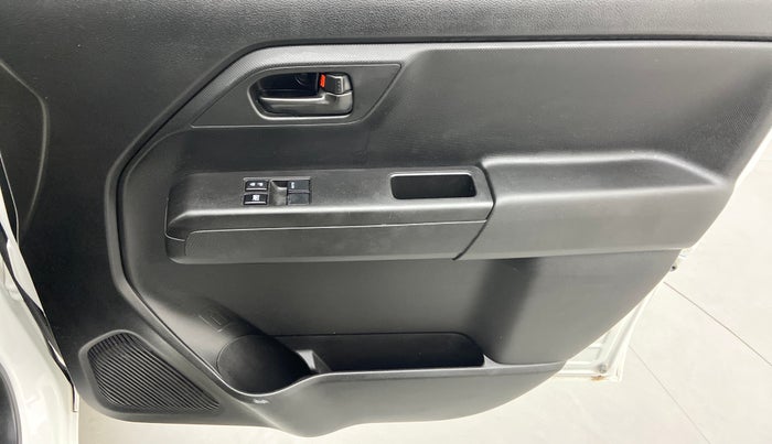 2022 Maruti New Wagon-R LXI 1.0 L, Petrol, Manual, 3,729 km, Driver Side Door Panels Control