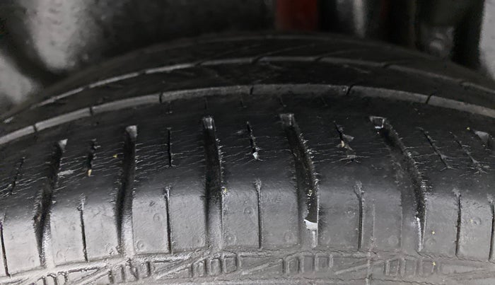 2015 Maruti Swift Dzire ZXI 1.2 BS IV, Petrol, Manual, 37,341 km, Left Rear Tyre Tread