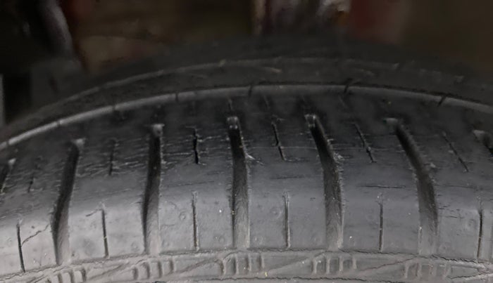2015 Maruti Swift Dzire ZXI 1.2 BS IV, Petrol, Manual, 37,341 km, Left Front Tyre Tread