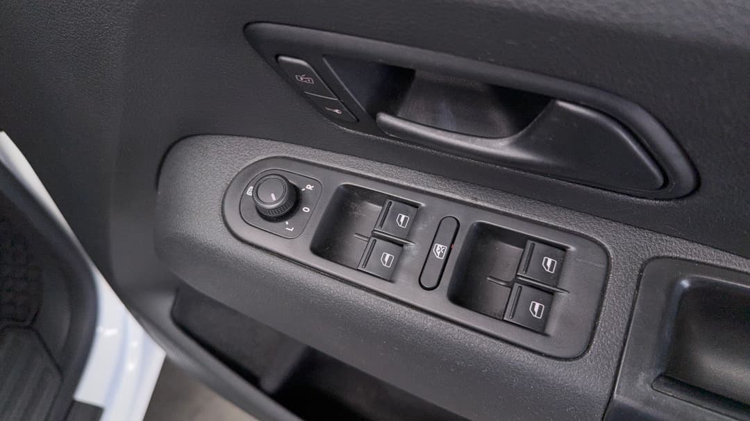 2021 Volkswagen Amarok Tdi550 V6 Core 4motion, Automatic, 110374 km, Drivers Side Door Panel Controls