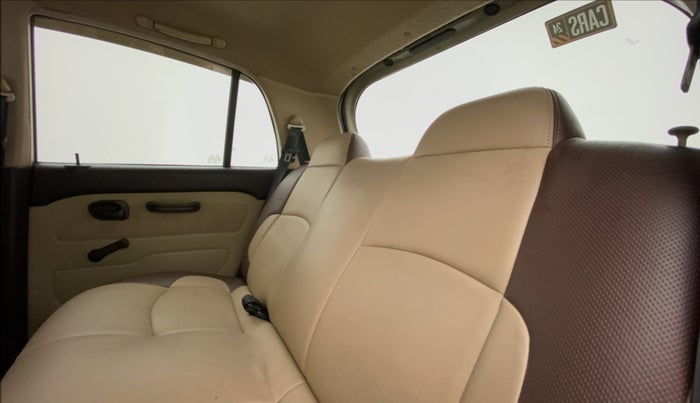 2011 Hyundai Santro Xing GLS, Petrol, Manual, 90,738 km, Right Side Rear Door Cabin