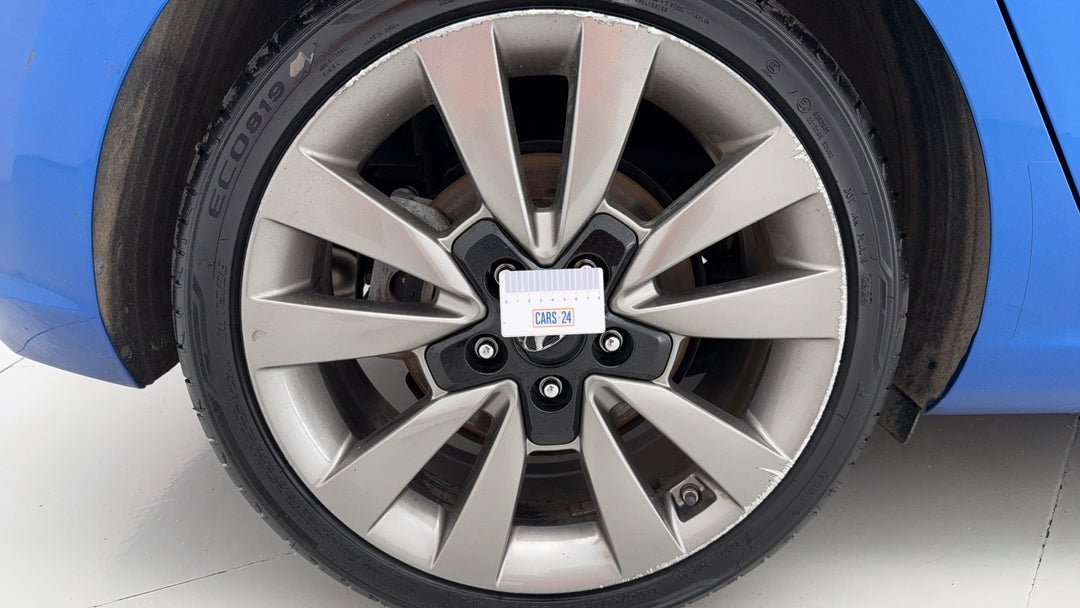 2018 Hyundai i30 Sr Premium, Automatic, 95740 km, Wheels Rim Rear RHS Gutter Rash