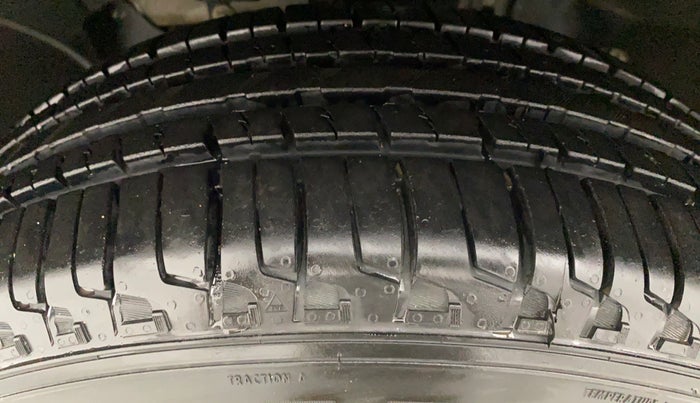 2016 Nissan Terrano XE 85 PS DEISEL, Diesel, Manual, 35,832 km, Left Front Tyre Tread