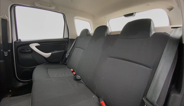2016 Nissan Terrano XE 85 PS DEISEL, Diesel, Manual, 35,832 km, Right Side Rear Door Cabin