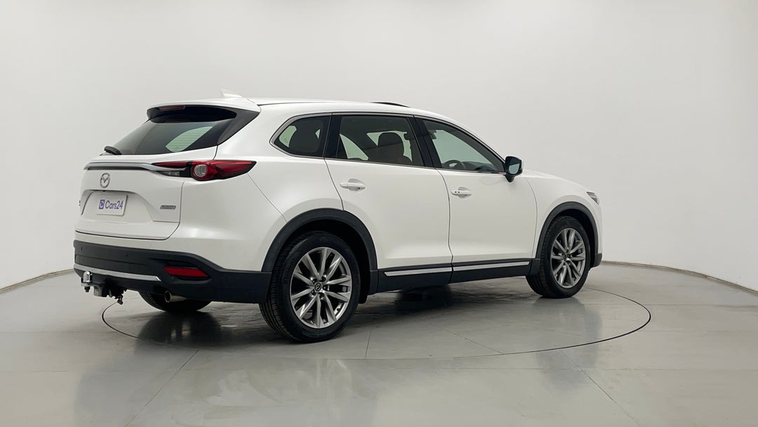 Right Back Diagonal (45- Degree) View