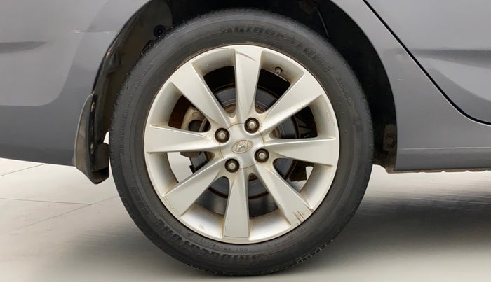2011 Hyundai Verna FLUIDIC 1.6 VTVT SX OPT AT, Petrol, Automatic, 94,203 km, Right Rear Wheel