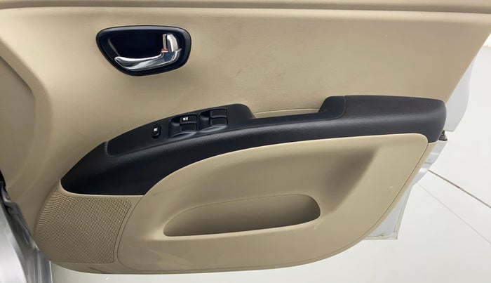2014 Hyundai i10 SPORTZ 1.1 IRDE2, Petrol, Manual, 56,973 km, Driver Side Door Panels Controls