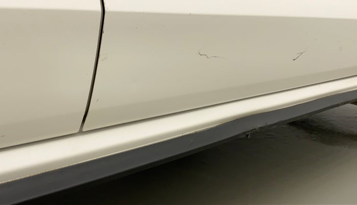 2021 Volkswagen Polo HIGHLINE PLUS 1.0L TSI, Petrol, Manual, 21,615 km, Right running board - Cladding has minor damage