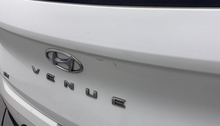 2021 Hyundai VENUE SX PLUS 1.0 TURBO DCT, Petrol, Automatic, 22,131 km, Dicky (Boot door) - Minor scratches